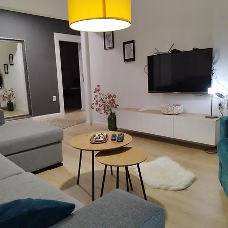 Home Apartment *