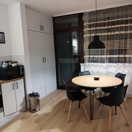 Home Apartment *